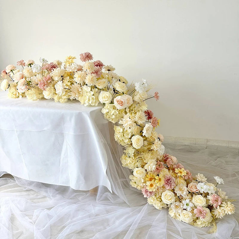 Caminho de Rosas e Peônias – Centro de Mesa e Decoração para Casamento e Festas