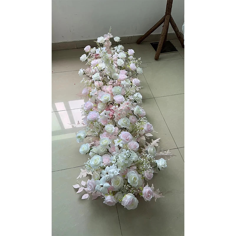 Arranjo de Rosas e Delphinium – Decoração para Casamento e Eventos