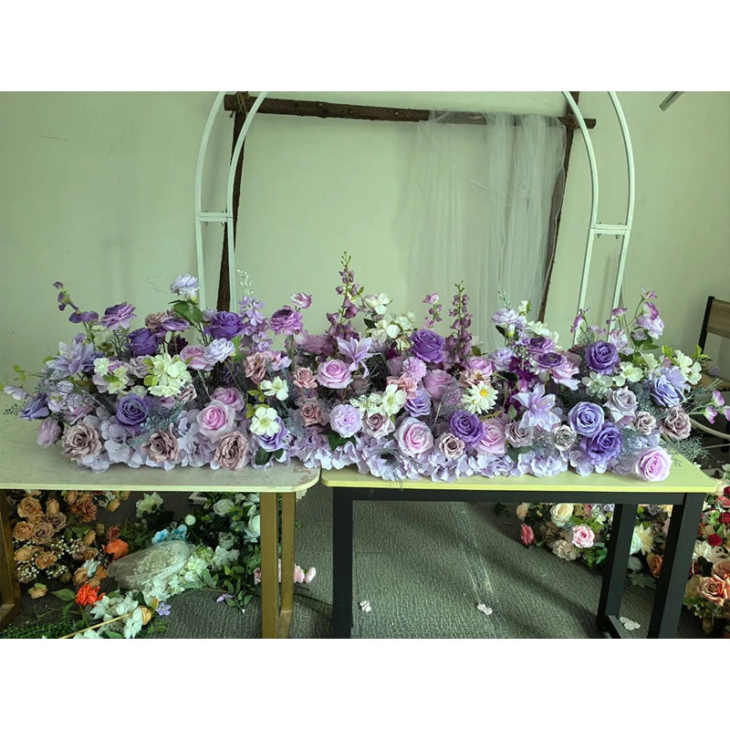 Arranjo de Rosas e Delphinium – Decoração para Casamento e Eventos