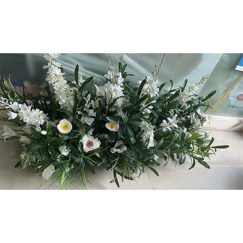 Arranjo de Rosas e Delphinium – Decoração para Casamento e Eventos