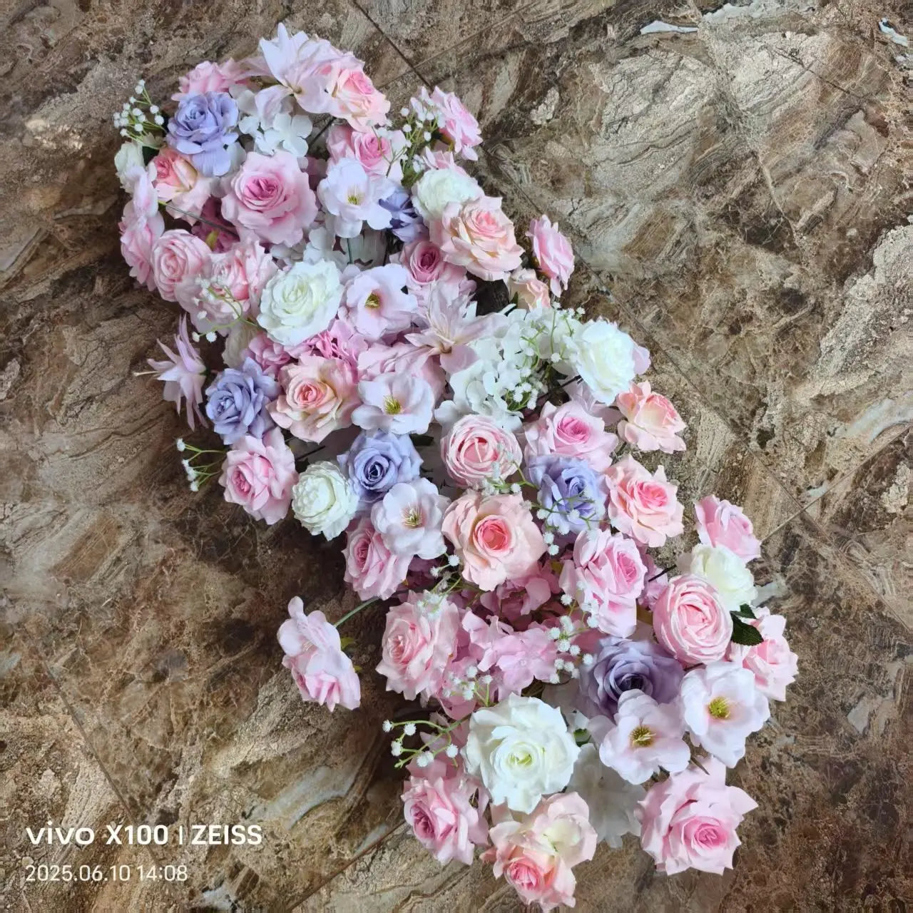 Caminho de Flores – Centro de Mesa e Decoração para Casamento e Festas