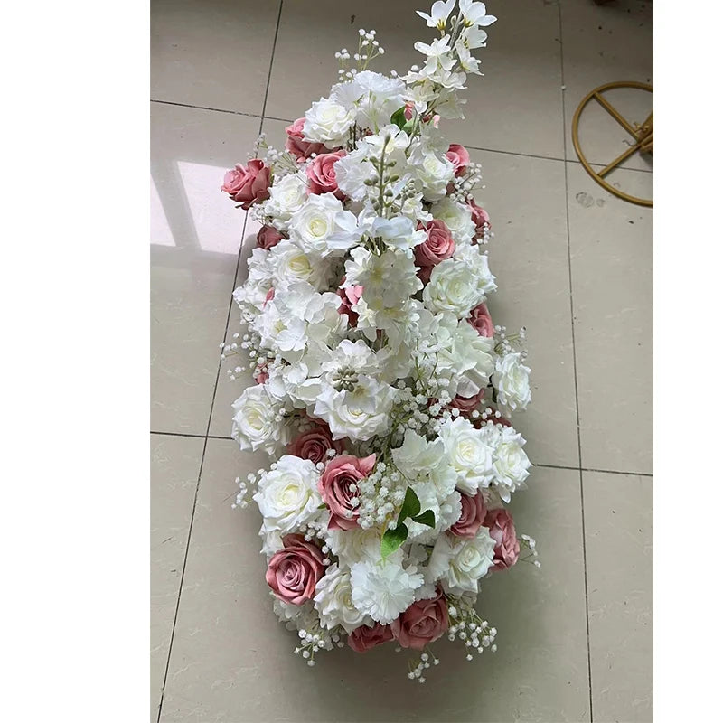 Arranjo de Rosas e Delphinium – Decoração para Casamento e Eventos