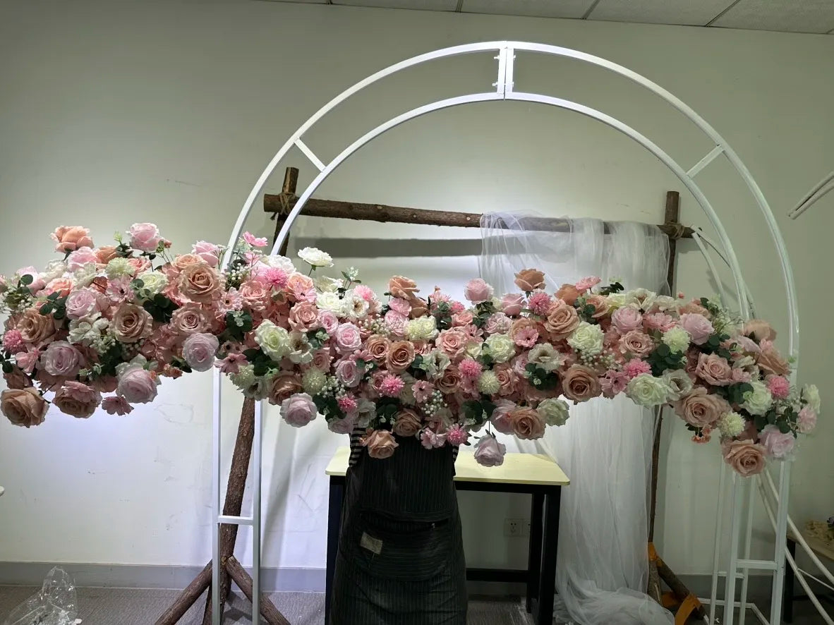 Caminho de Rosas e Peônias – Centro de Mesa e Decoração para Casamento e Festas
