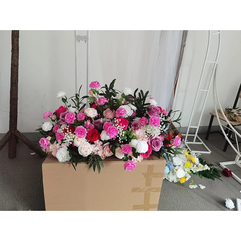 Arranjo de Rosas e Delphinium – Decoração para Casamento e Eventos