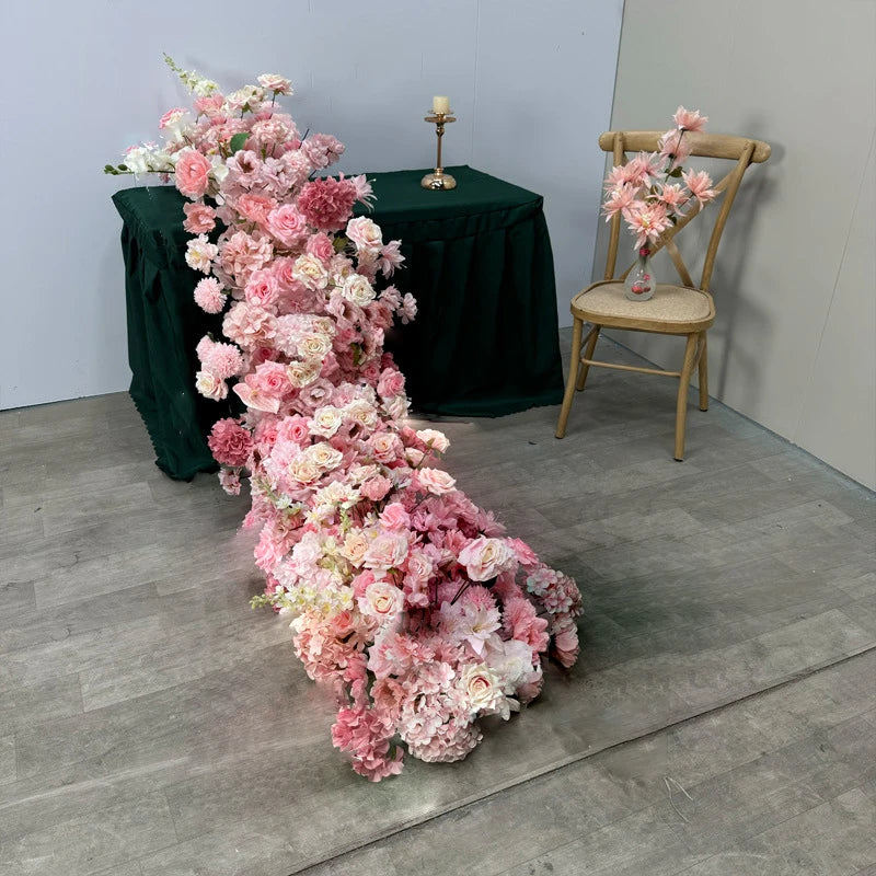 Caminho de Rosas e Hortênsias – Decoração para Casamento e Eventos