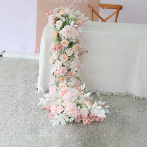 Caminho de Rosas e Peônias – Centro de Mesa e Decoração para Casamento e Festas