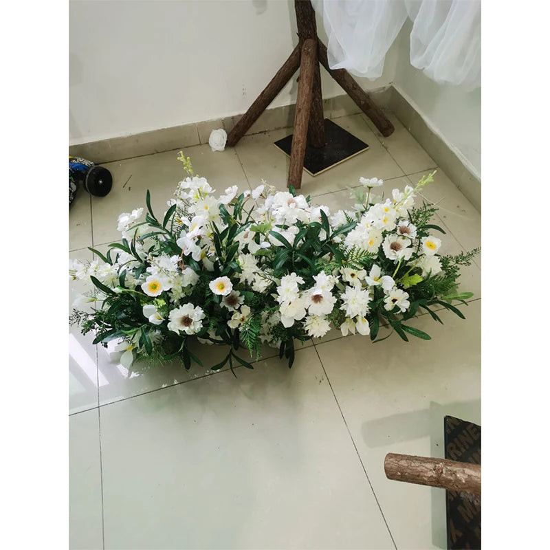 Arranjo de Rosas e Delphinium – Decoração para Casamento e Eventos