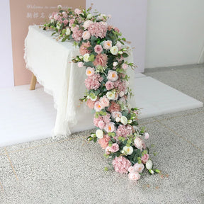 Caminho de Rosas e Peônias – Centro de Mesa e Decoração para Casamento e Festas