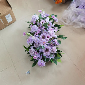 Arranjo de Rosas e Delphinium – Decoração para Casamento e Eventos